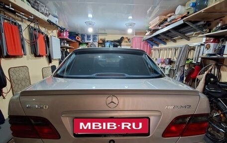 Mercedes-Benz E-Класс, 2001 год, 1 200 000 рублей, 33 фотография
