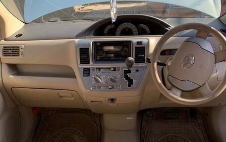 Toyota Raum II, 2006 год, 590 000 рублей, 11 фотография