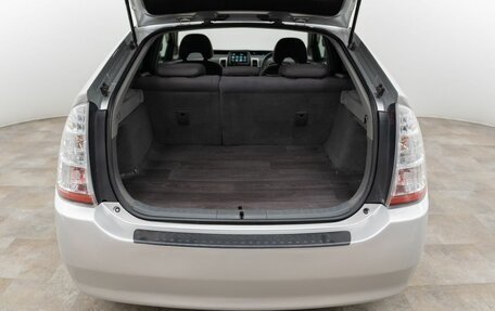 Toyota Prius, 2009 год, 675 000 рублей, 19 фотография