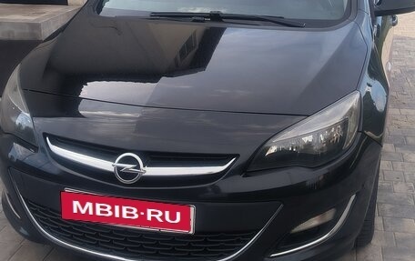 Opel Astra J, 2014 год, 915 000 рублей, 1 фотография