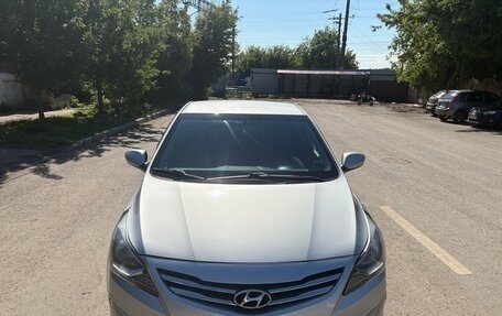 Hyundai Solaris II рестайлинг, 2014 год, 1 200 000 рублей, 1 фотография
