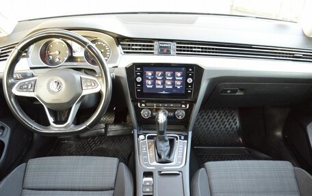Volkswagen Passat B8 рестайлинг, 2019 год, 1 829 888 рублей, 11 фотография