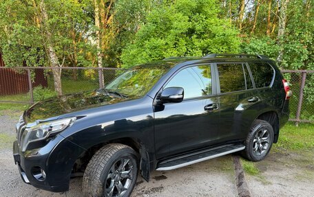 Toyota Land Cruiser Prado 150 рестайлинг 2, 2017 год, 4 200 000 рублей, 3 фотография
