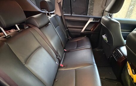 Toyota Land Cruiser Prado 150 рестайлинг 2, 2017 год, 4 200 000 рублей, 16 фотография
