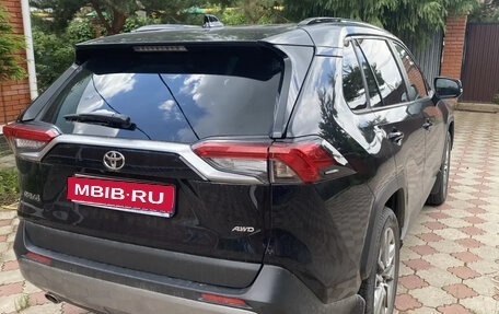 Toyota RAV4, 2021 год, 3 700 000 рублей, 1 фотография