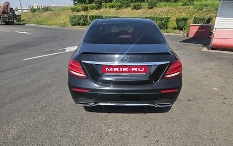 Mercedes-Benz E-Класс, 2019 год, 1 900 000 рублей, 5 фотография
