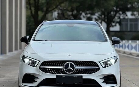Mercedes-Benz A-Класс, 2023 год, 1 749 003 рублей, 2 фотография