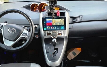 Toyota Verso I, 2011 год, 1 250 000 рублей, 4 фотография