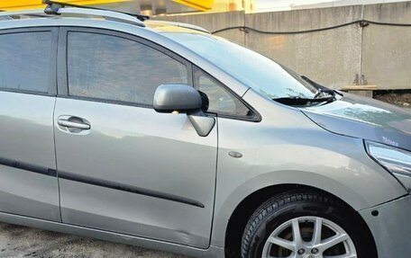 Toyota Verso I, 2011 год, 1 250 000 рублей, 2 фотография