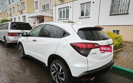 Honda Vezel, 2019 год, 1 690 000 рублей, 3 фотография