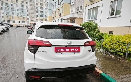Honda Vezel, 2019 год, 1 690 000 рублей, 2 фотография