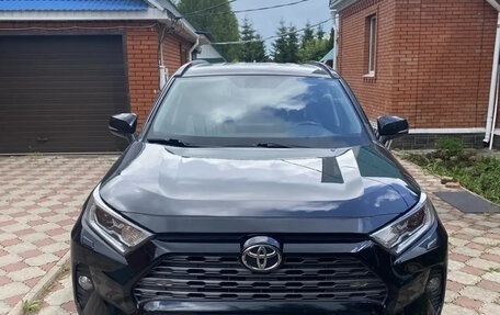 Toyota RAV4, 2021 год, 3 700 000 рублей, 3 фотография