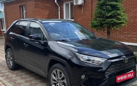 Toyota RAV4, 2021 год, 3 700 000 рублей, 4 фотография