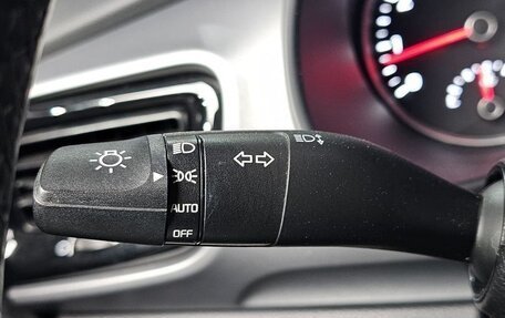KIA Stonic, 2018 год, 1 070 123 рублей, 13 фотография