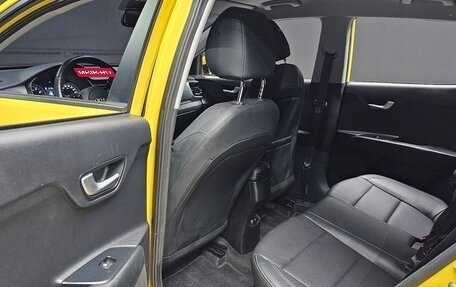 KIA Stonic, 2018 год, 1 070 123 рублей, 10 фотография