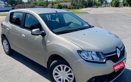 Renault Sandero II рестайлинг, 2014 год, 960 000 рублей, 1 фотография