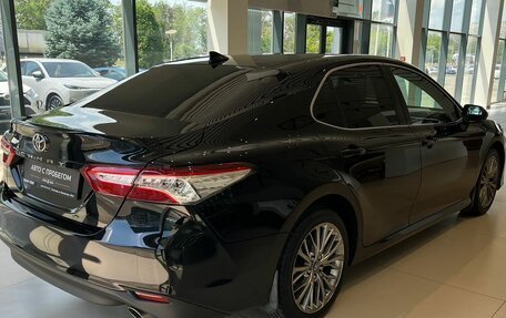 Toyota Camry, 2018 год, 2 550 000 рублей, 4 фотография