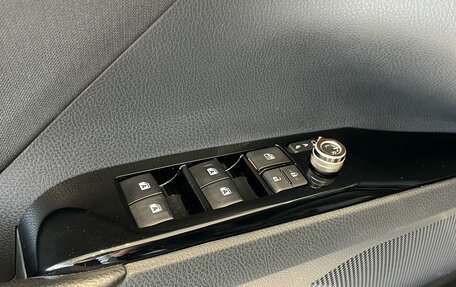 Toyota Camry, 2018 год, 2 550 000 рублей, 8 фотография