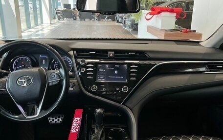 Toyota Camry, 2018 год, 2 550 000 рублей, 15 фотография