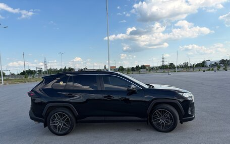 Toyota RAV4, 2020 год, 2 930 000 рублей, 5 фотография