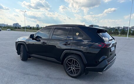 Toyota RAV4, 2020 год, 2 930 000 рублей, 10 фотография