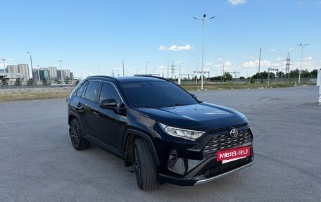 Toyota RAV4, 2020 год, 2 930 000 рублей, 3 фотография