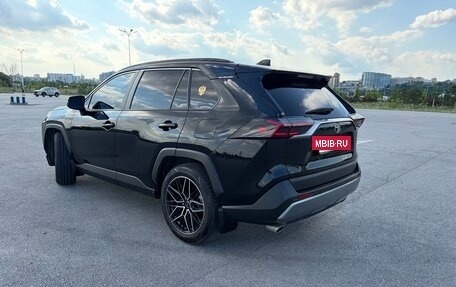 Toyota RAV4, 2020 год, 2 930 000 рублей, 9 фотография