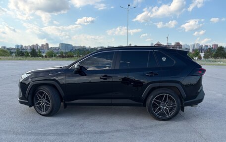 Toyota RAV4, 2020 год, 2 930 000 рублей, 11 фотография