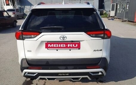 Toyota RAV4, 2021 год, 3 200 000 рублей, 4 фотография