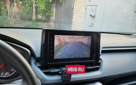 Toyota RAV4, 2021 год, 3 200 000 рублей, 8 фотография