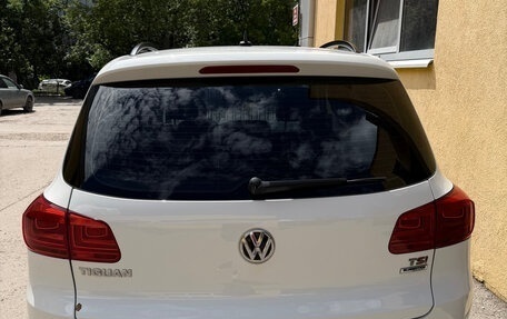 Volkswagen Tiguan I, 2015 год, 1 690 000 рублей, 2 фотография