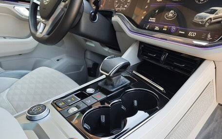 Volkswagen Touareg III, 2020 год, 8 000 000 рублей, 17 фотография