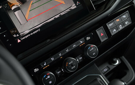 Volkswagen Multivan T6 рестайлинг, 2024 год, 17 500 000 рублей, 11 фотография