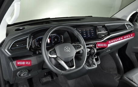 Volkswagen Multivan T6 рестайлинг, 2024 год, 17 500 000 рублей, 9 фотография