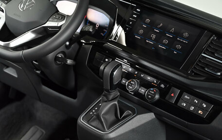 Volkswagen Multivan T6 рестайлинг, 2024 год, 17 500 000 рублей, 24 фотография