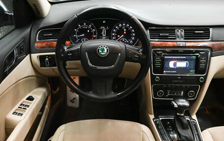 Skoda Superb III рестайлинг, 2012 год, 1 000 000 рублей, 13 фотография