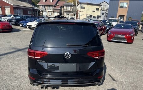 Volkswagen Touran III, 2022 год, 953 000 рублей, 4 фотография