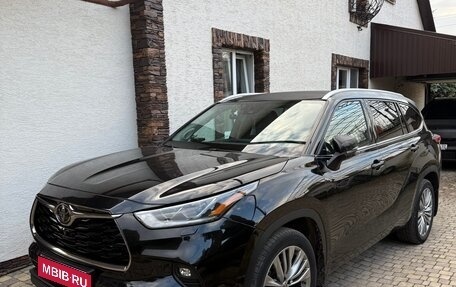 Toyota Highlander, 2021 год, 4 900 000 рублей, 5 фотография