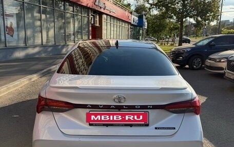 Toyota Avalon, 2022 год, 3 800 000 рублей, 2 фотография