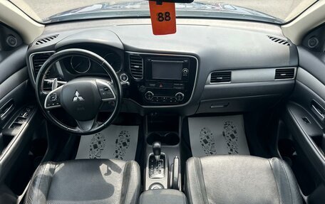 Mitsubishi Outlander III рестайлинг 3, 2013 год, 1 499 999 рублей, 16 фотография