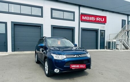 Mitsubishi Outlander III рестайлинг 3, 2013 год, 1 499 999 рублей, 8 фотография