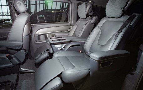 Mercedes-Benz V-Класс, 2026 год, 32 000 000 рублей, 13 фотография