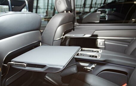 Mercedes-Benz V-Класс, 2026 год, 32 000 000 рублей, 20 фотография