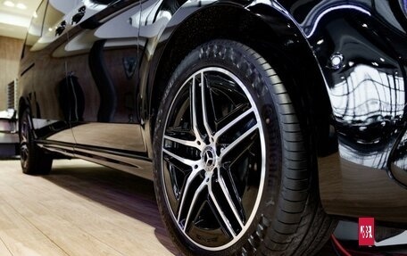 Mercedes-Benz V-Класс, 2026 год, 32 000 000 рублей, 17 фотография