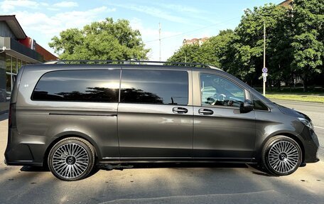 Mercedes-Benz V-Класс, 2022 год, 16 900 000 рублей, 2 фотография