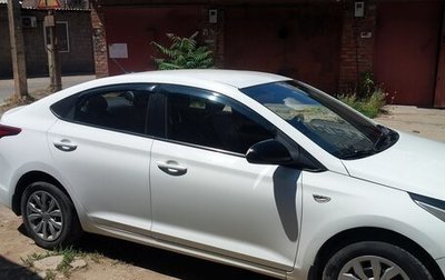 Hyundai Solaris II рестайлинг, 2017 год, 750 000 рублей, 1 фотография