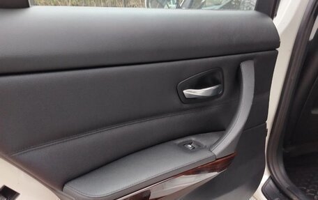 BMW 3 серия, 2011 год, 1 350 000 рублей, 19 фотография