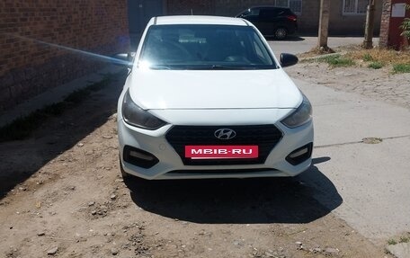 Hyundai Solaris II рестайлинг, 2017 год, 750 000 рублей, 3 фотография