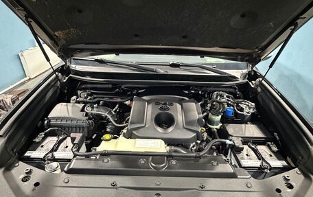 Toyota Land Cruiser Prado 150 рестайлинг 2, 2018 год, 5 500 000 рублей, 5 фотография