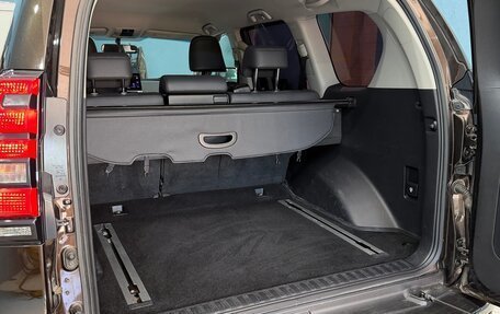 Toyota Land Cruiser Prado 150 рестайлинг 2, 2018 год, 5 500 000 рублей, 6 фотография